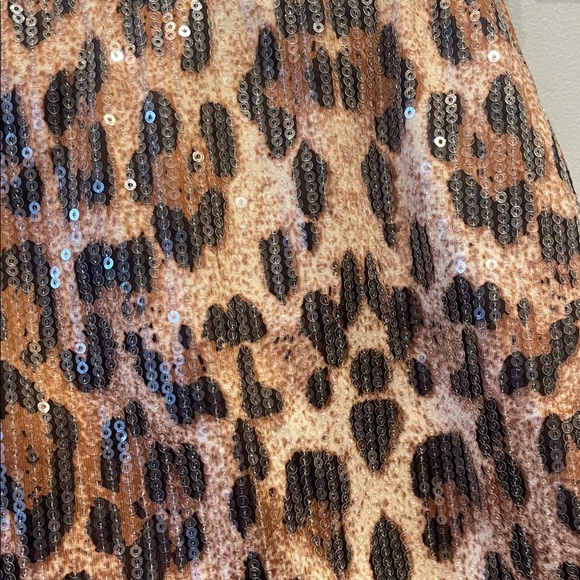 Leopard Print Sequin Women's Shorts like new large pull-up - Picture 2 of 2